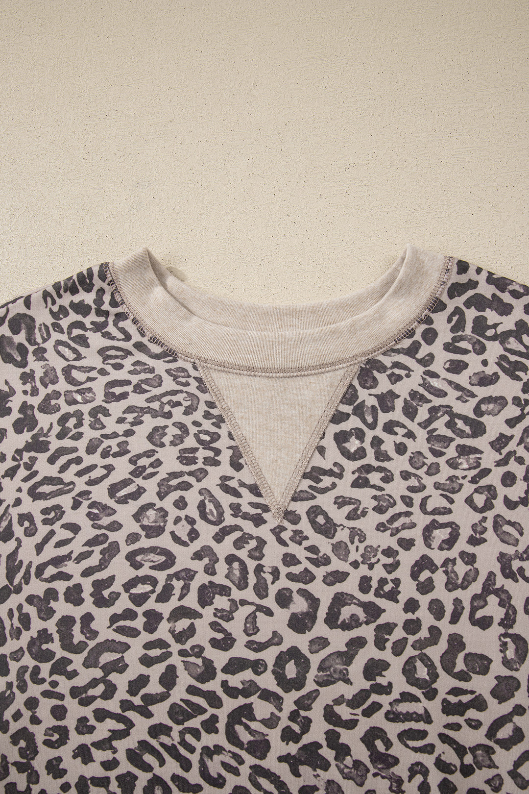 Leopard Print Patchwork Crew Neck Sweatshirt