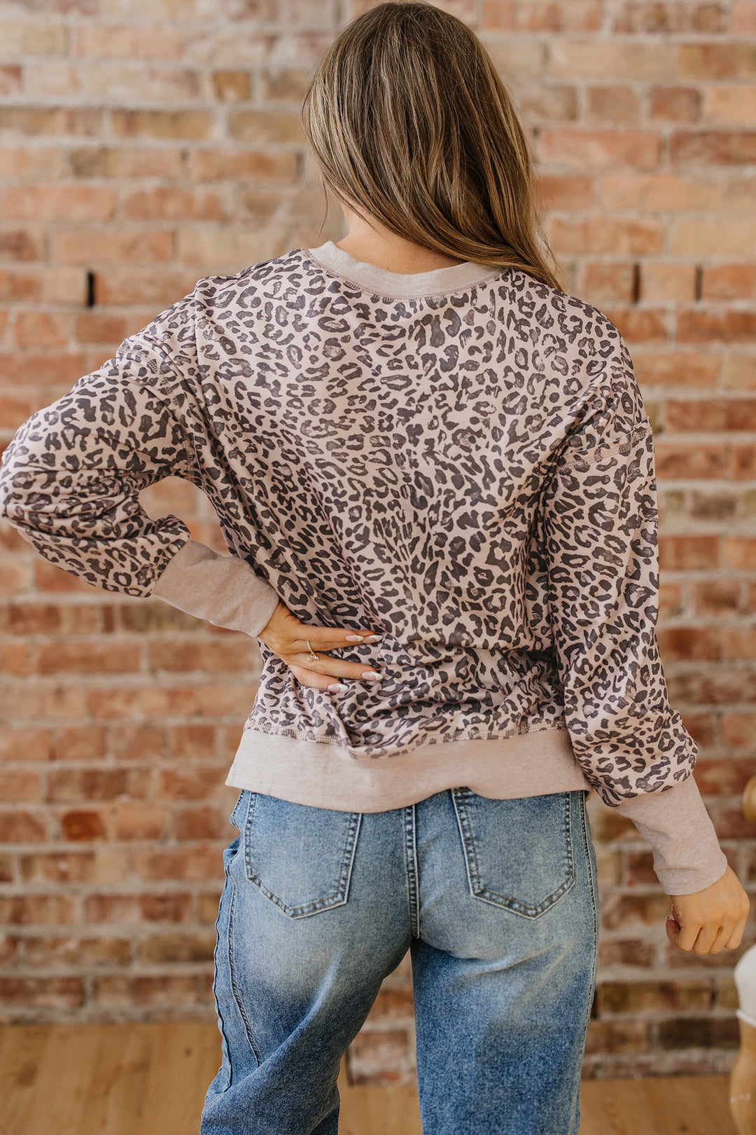 Leopard Print Patchwork Crew Neck Sweatshirt