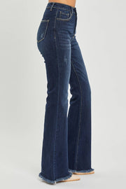 a woman wearing a pair of blue jeans