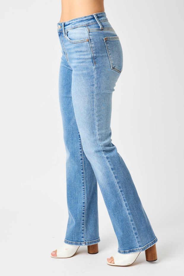 a woman in a pair of blue jeans