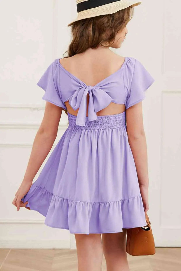 Ruffle Hem Tie-Back Flutter Sleeve Dress
Accessories: No
Pattern type: Solid
Style: Cute
Features: Ruffle, Tie
Neckline: Square neck
Length: Short
Sleeve length: Short sleeves
Sleeve type: Flutter sleeves
